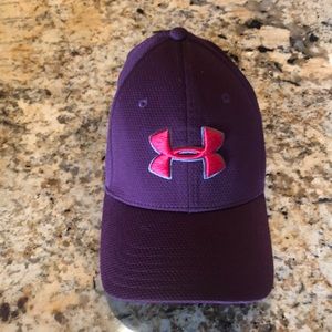 Youth MD/LG Maroon hat with red UnderArmour logo great condition!